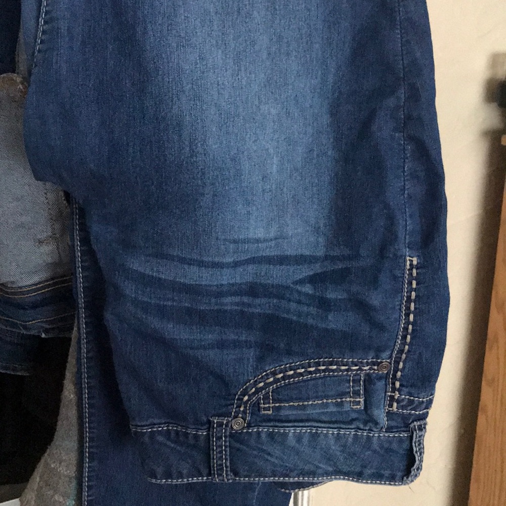 Distressed jegging
